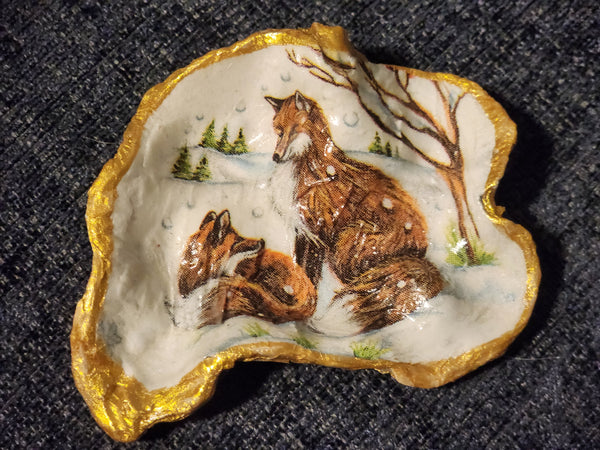 Winter Fox with Cub Oyster Shell Trinket - SOLD