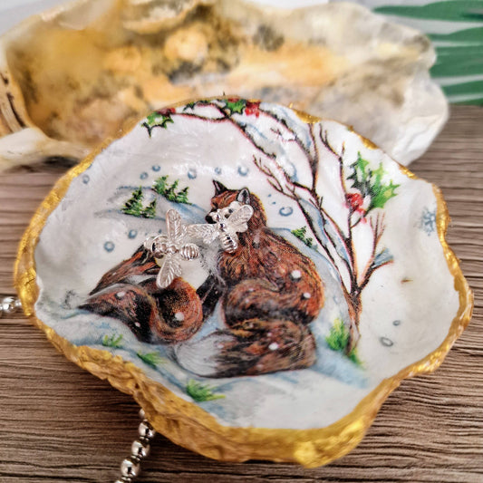 Winter Fox with Cub Oyster Shell Trinket